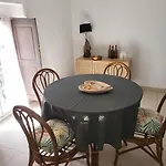 Proche Maison Carree Lägenhet