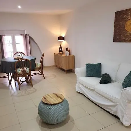 Proche Maison Carree Apartment